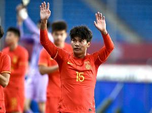 九游体育平台-老蒯要来了？跟队：19岁蒯纪闻参与海港赛前合练，首秀逐步临近